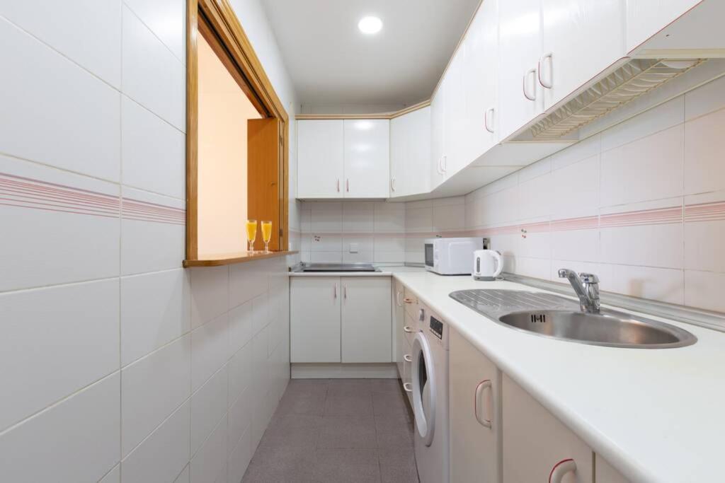 Playa Huelin Apartamento Apartment Malaga Exterior photo